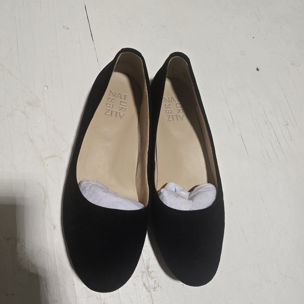 Naturalizer Women's Classic Black Loafers